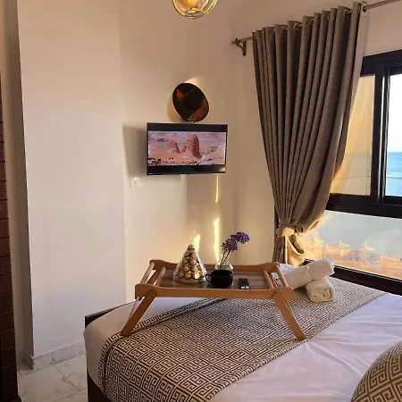 Luxury Front Sea View Apartment In Hurghada