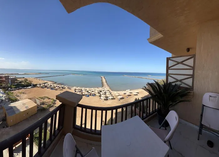 - Sleeps 4 - Pool - Pet Friendly Appartamento